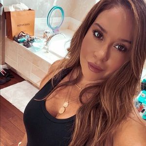 Meet your Posher, Jennifer